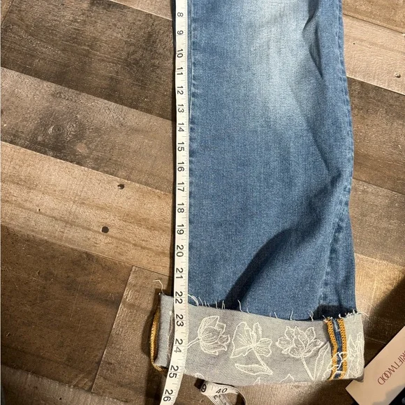 NWT‎ Driftwood Charlie Cuff Jeans- 27x25